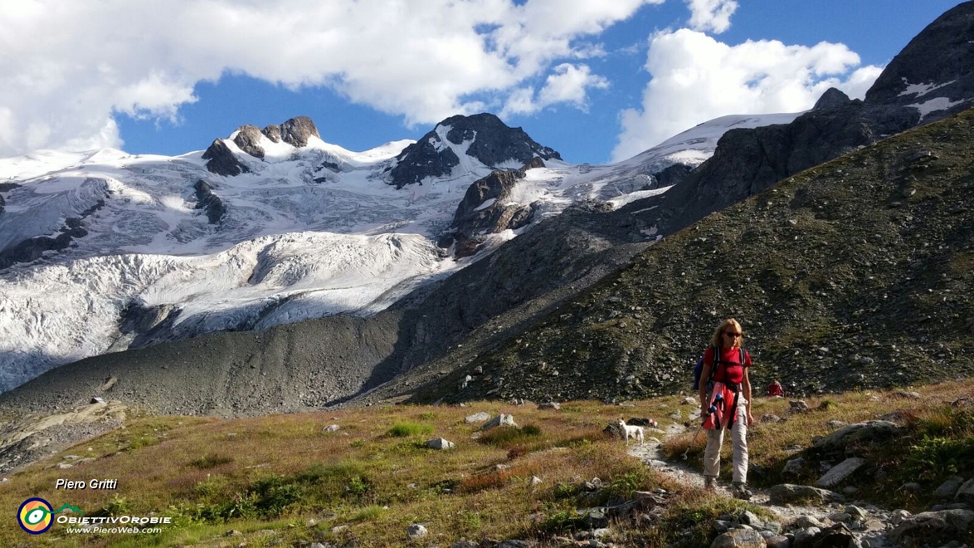 73 Risaliamo a prendere il sentiero variante per scendere al lago.jpg